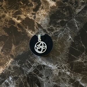 Elegant Silver Heart Pendant Necklace .925 silver